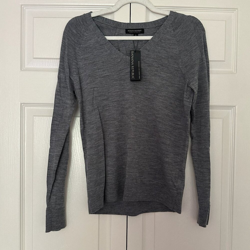 Banana Republic 100% Extra Fine Merino Wool Sweater Gray Small